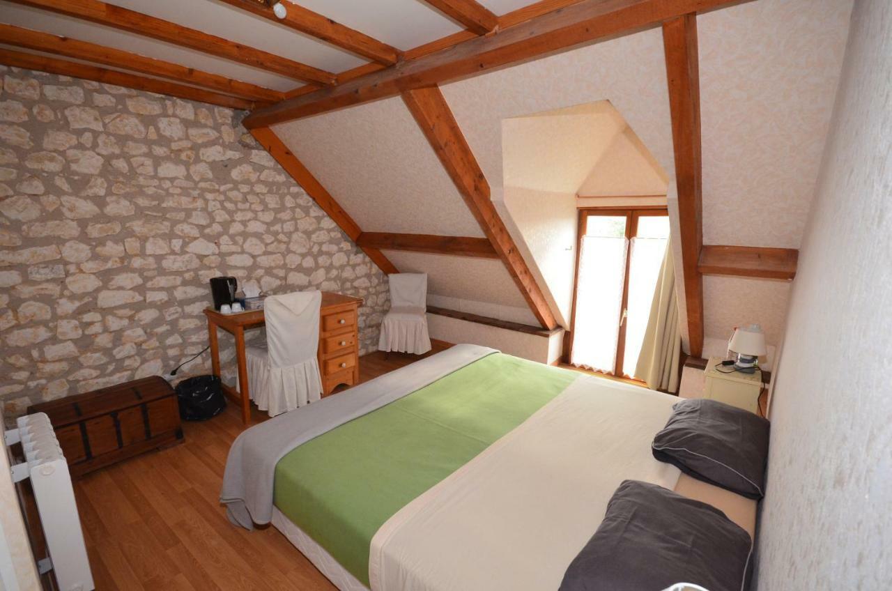 Gite En Berry Moulins-sur-Céphons Exteriör bild