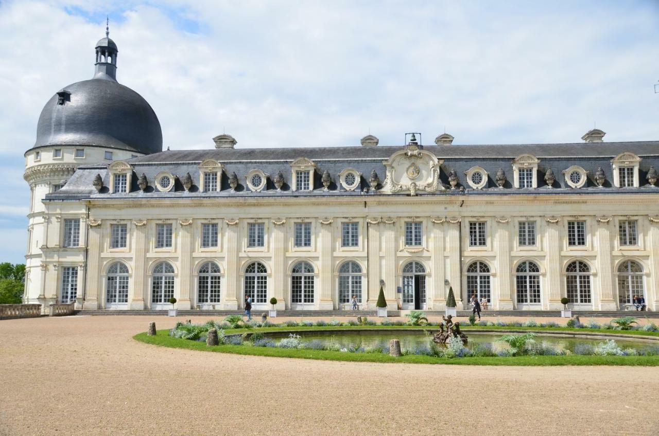 Gite En Berry Moulins-sur-Céphons Exteriör bild